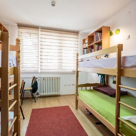 Petar Drapsin Hostel Belgrad Exteriör bild