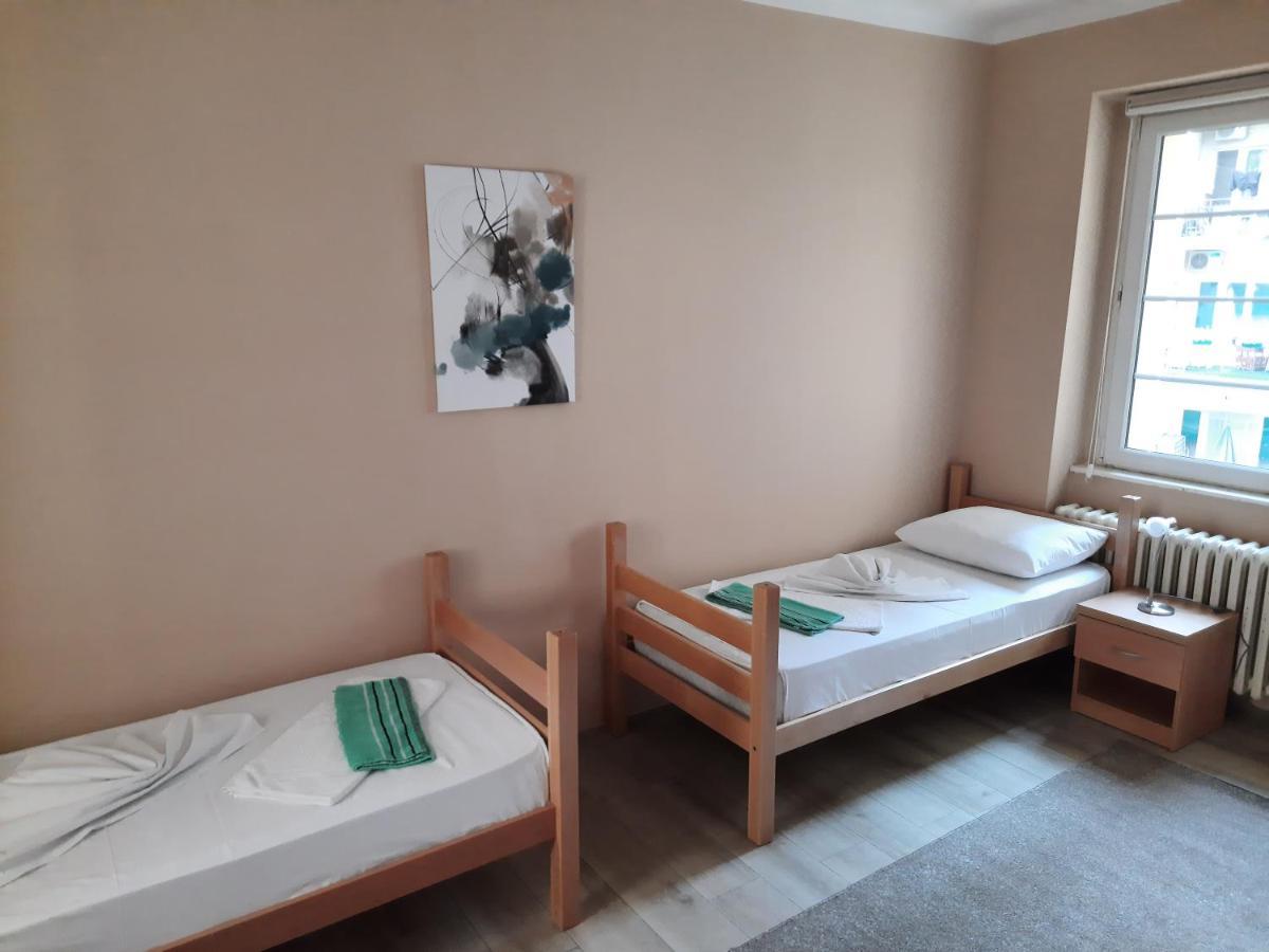 Petar Drapsin Hostel Belgrad Exteriör bild